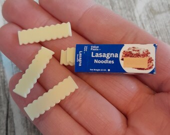 1/12 Scale mini lasagna noodles with box for dollhouse, realistic dollhouse food, miniature lasagna pasta noodles, tiny, dollhouse cooking