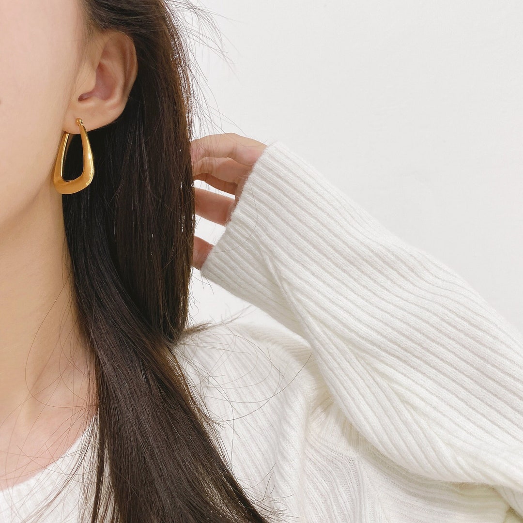 18K Triangle Hoop Earrings main image 0