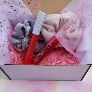 4 Piece Birthday Gift for Women, Self Care Gifts, Gift Basket, Female Gift, Mini Spa Gift Set, Care Package For Her