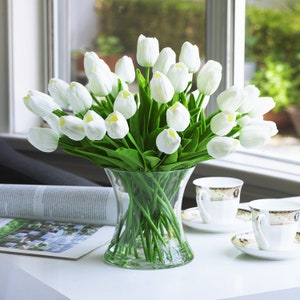 Artificial Flower Fake 40 White Real Touch Tulips Arrangement in Glass Vase with Faux Water, Plastic Floral Centerpiece, Faux Tulips in Vase