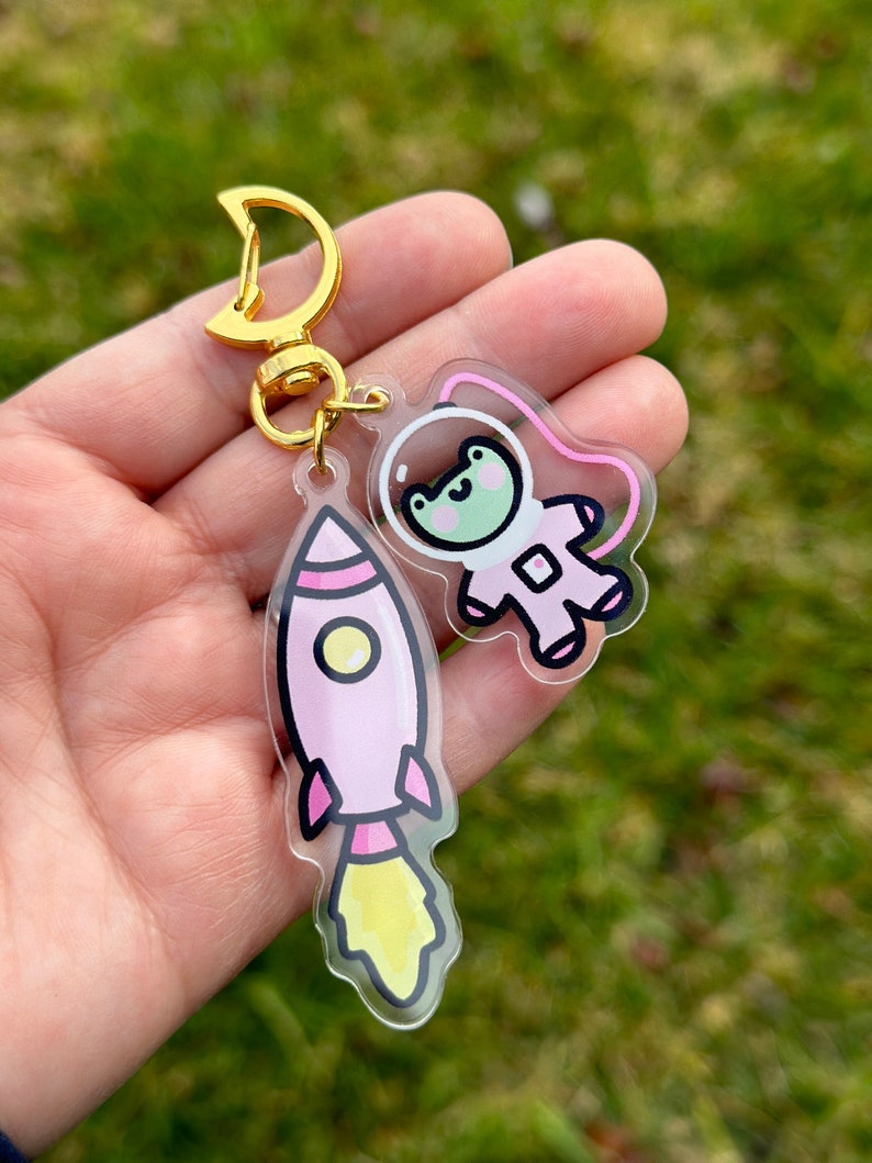 astronaut frog keychain, rocket keychain, nasa, spacex