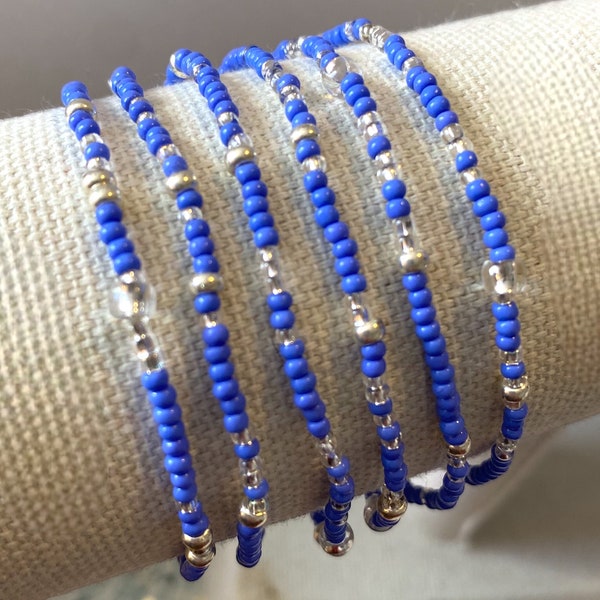 Dainty Periwinkle glass seed bead & crystal stretch bracelet, Small bead blue purple layering summer bracelet destination wedding jewelry