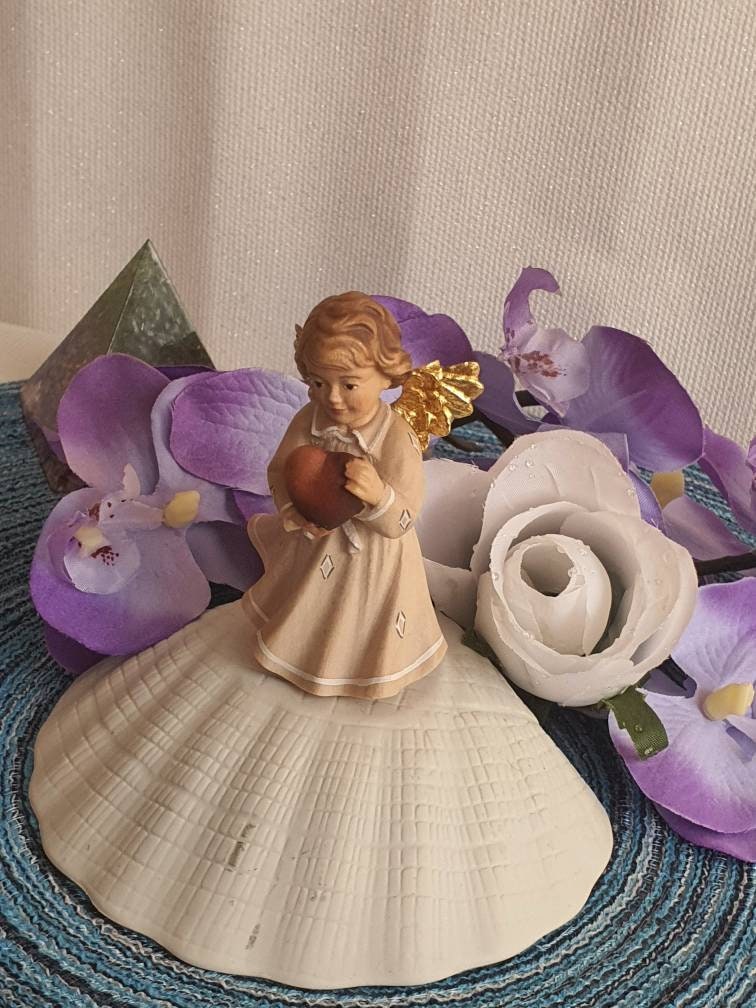 statuette Petit Ange Du Cœur, en Bois 8 cm