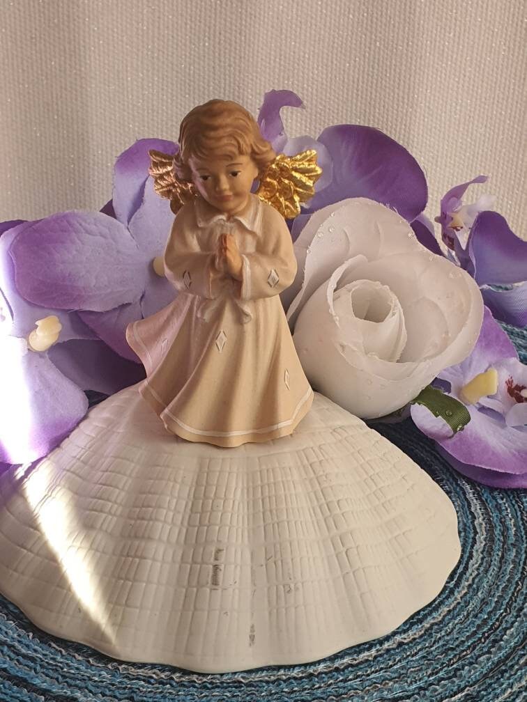 statuette Petit Ange Qui Prie, en Bois 8 cm