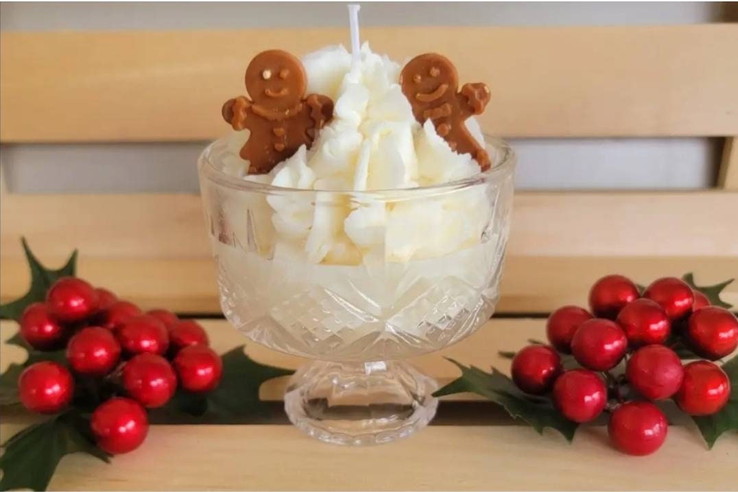 Bougie en Cire de Soja Thème Pain d'épice Env 266 Ml