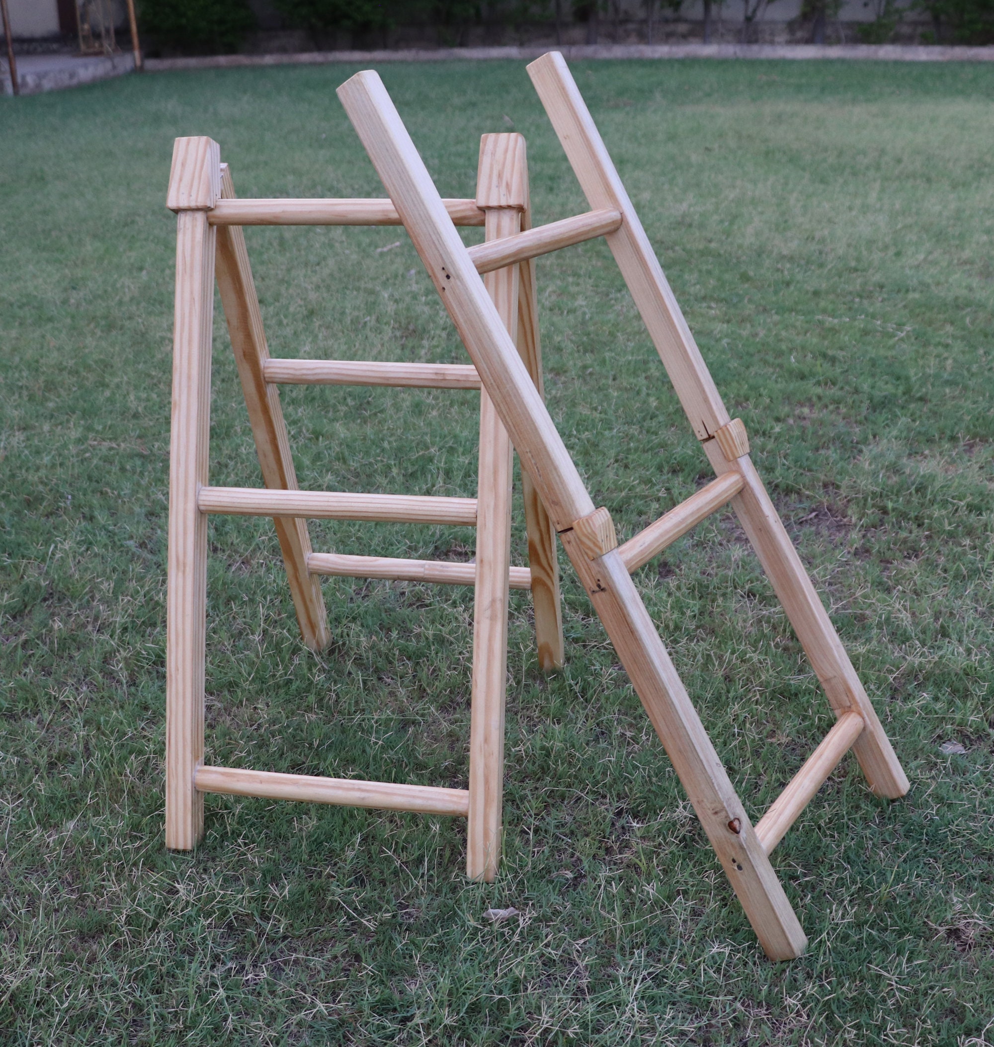 1:12 scale Wooden Step Ladder folds up U3192