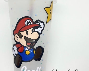 Gobelet/gobelet réfrigérant à changement de couleur Super Mario Confetti inspiré du jeu. Peut être personnalisé. Topper paille en option. Excellente idée cadeau.