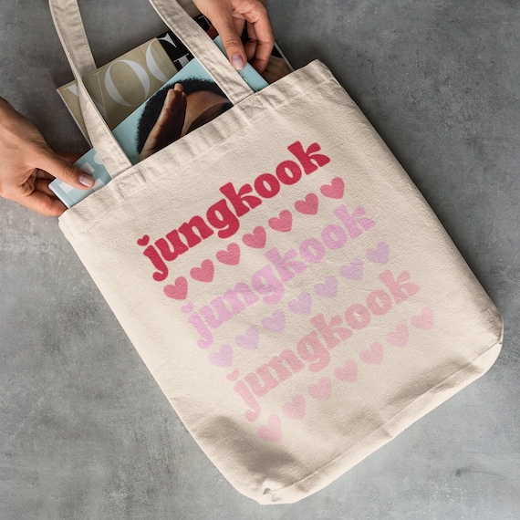 BTS ジョングク トートバッグ：BTSグッズ、Kポップファンギフト - Etsy