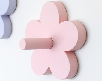 Muurhaak met pastelkleurige bloemen, kinderkamerdecoratie