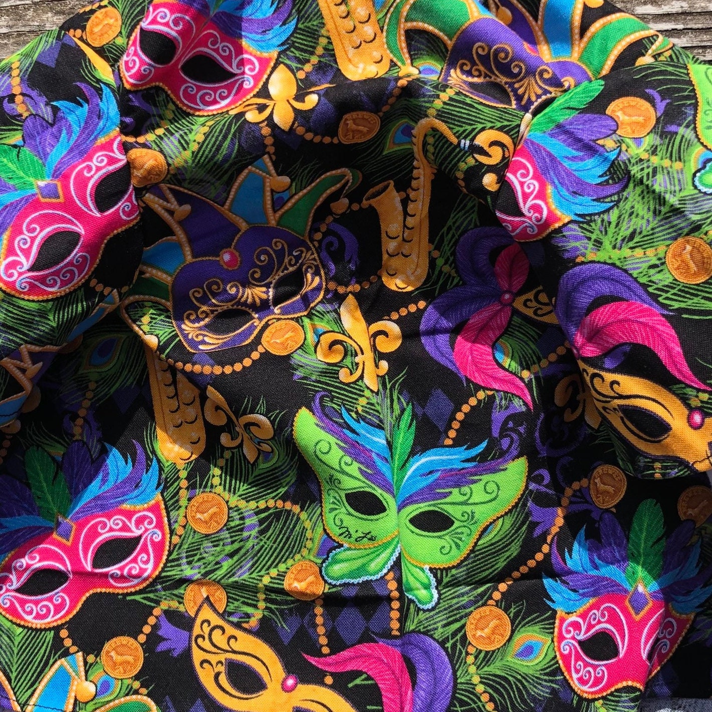 Mardi Gras Masks Outfit for 23-28 Inch (large) Concrete or Plastic Lawn ...