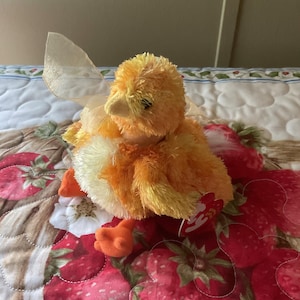 Retired TY Beanie Baby Chick Bird Chickie 2001 :)