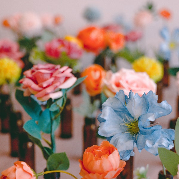 Fleurs en soie mélangées pour pièce maîtresse de vase bouton / mariage d'été / décoration de table de mariage