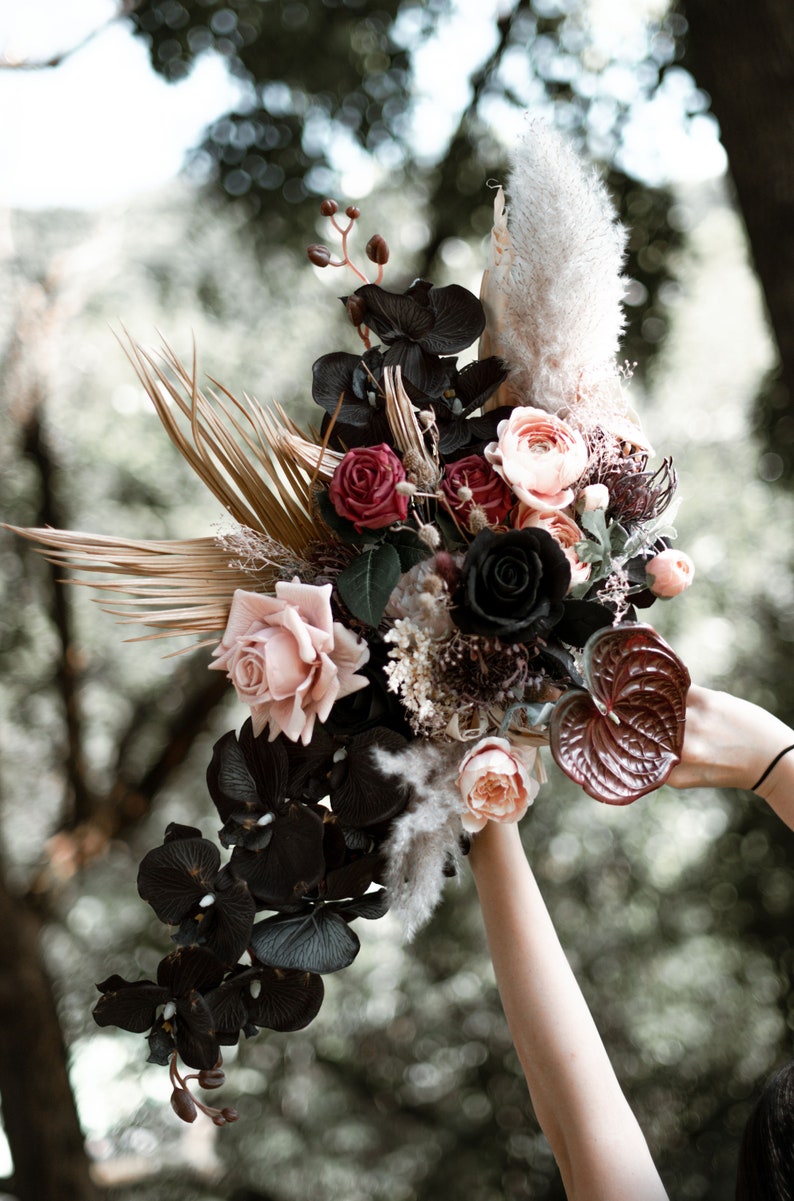 Halloween gothic wedding bouquet / black moody bouquet / blush image 1