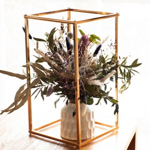 Wedding centerpiece / Gold frame centerpiece / wedding decor / flower centerpiece / Metal Gold Geometric Vase / metal table stand / vase