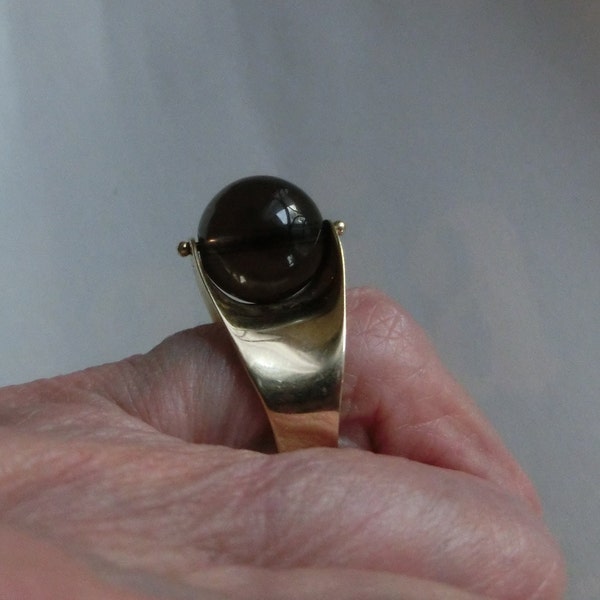 DAMENRING, Fingerring Vintage: Ring aus den 70ern, Gelbgold (Stempel 585), Kugel Rauchquarz, gefertigt vom Goldschmied nach eigener Idee