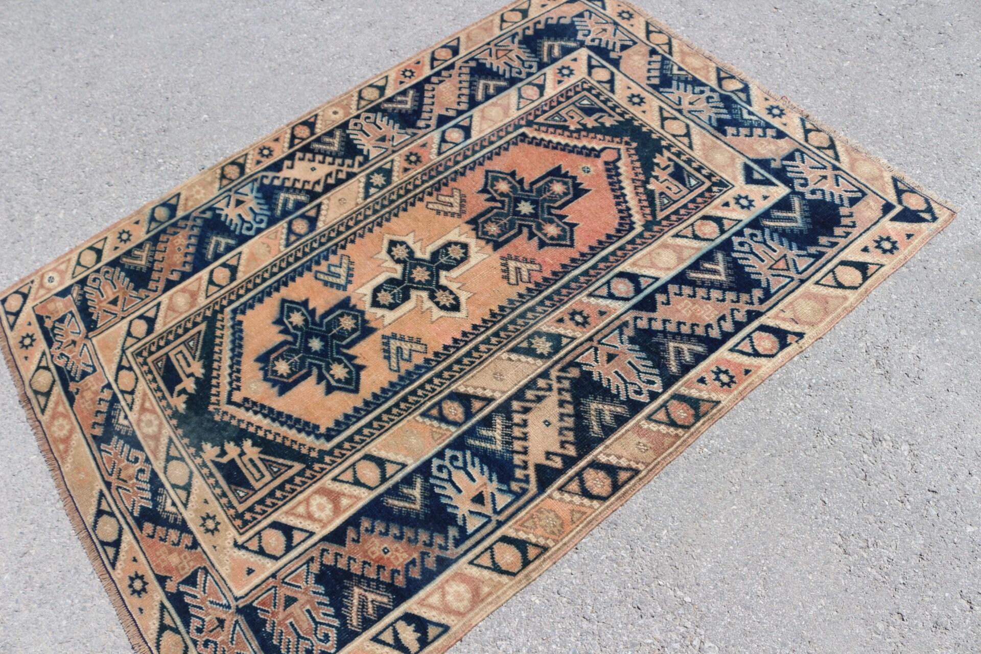 Accent Rug, Vintage Rug, Turkish Rug, Home Decor Rug, 49x68 Inches