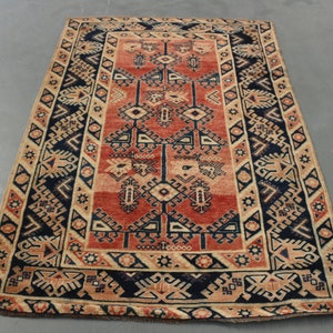 ヴィンテージトルコラグ、レッド 4 x 7フィートエリアラグ、アナトリア