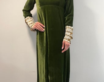 Wow! 1970-tals sammets boho renässansinspirerad långärmad grön klänning med spetsärmar
