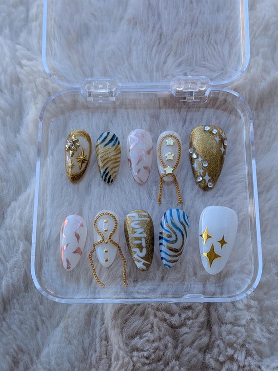 Huntrix Press On Nails, Golden Nails, Kpop Demon Hunters Nails, White Nails, Gold Nails, Rumi, Mira, Zoey