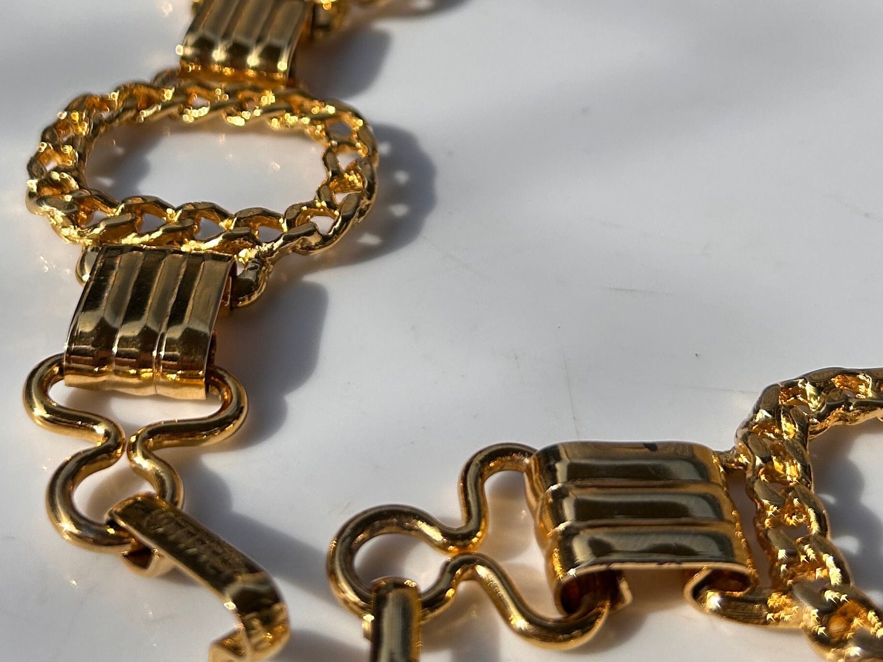 Made in Italy signed on each link. Elegant Gold Chain Belt BELT MADE ITALY Gold Metal Circular Chain Links •signed•logo  main image 2