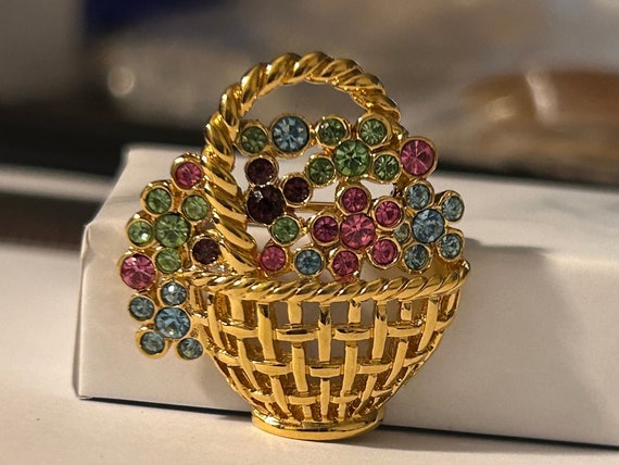 DORLAN SIGNED EASTER Basket in Flowers Brooch 22k… - image 2