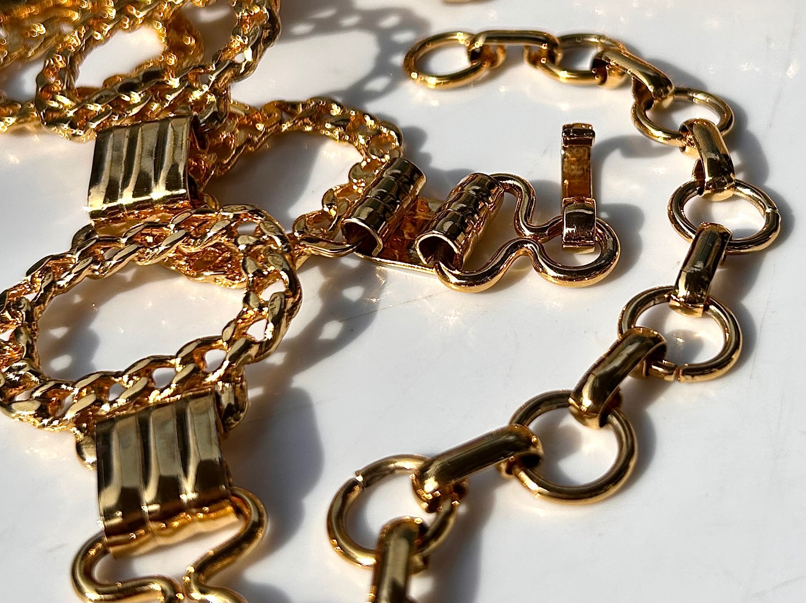 BELT MADE ITALY Gold Metal Circular Chain Links •signed•logo  display picture 3