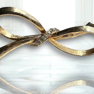 BOUCHER SIGNED MARBOUX 1025P Bow Brooch Gold plated Collector