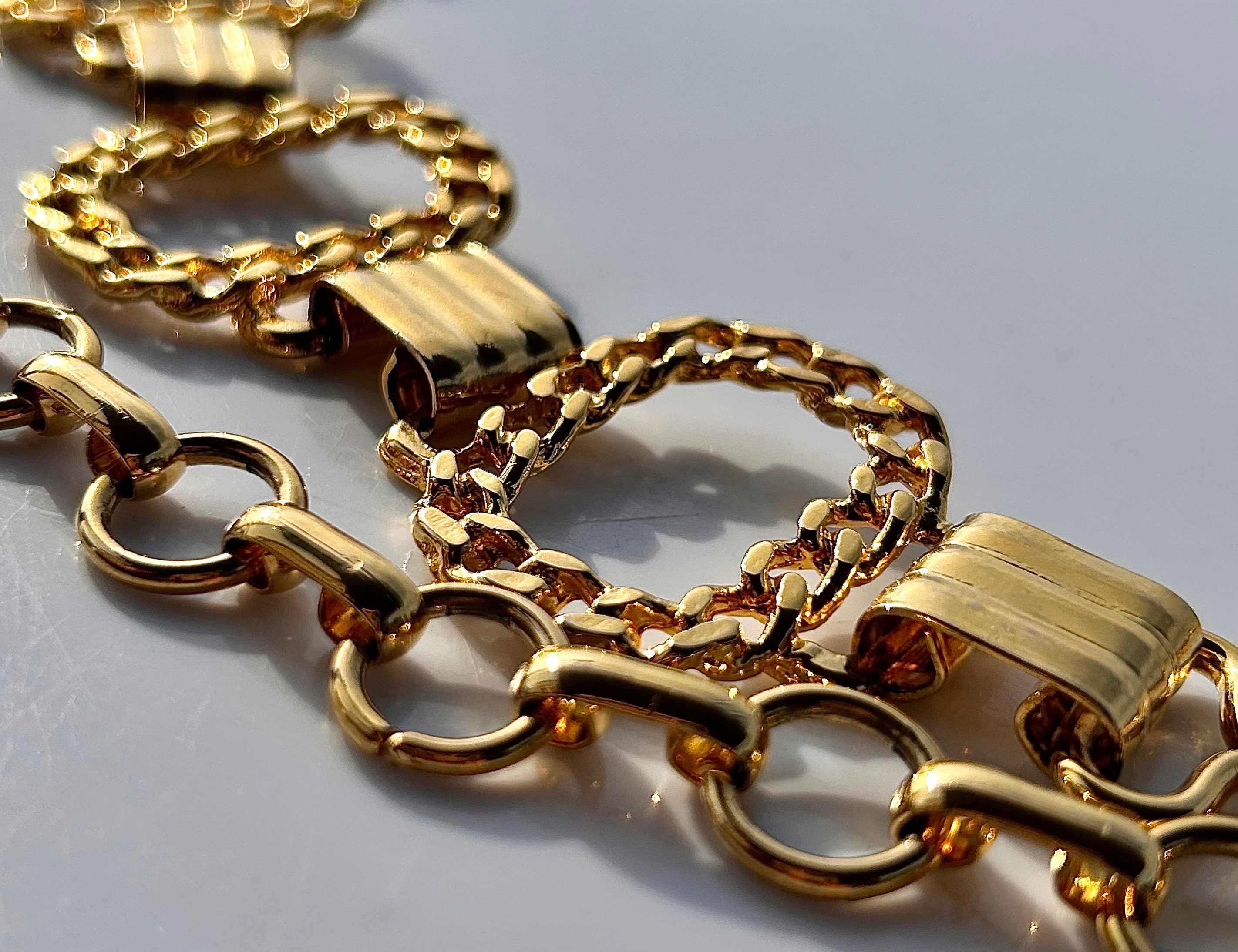 BELT MADE ITALY Gold Metal Circular Chain Links •signed•logo  display picture 1