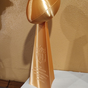 Special Edition Gold - Extra Großer 45 cm Fantasy Football Champion Anpassbarer Vince Lampi Super Bowl Trophy Replica - 3D Gedruckt