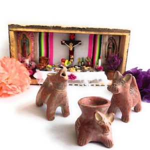 Xoloitzcuintle clay dog, Day of the Dead Mexican pre-Hispanic dog. We can combine shipping! Colima dog