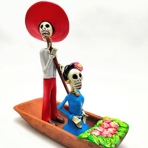 Catrina mexicana DIA de MUERTOS. Catrina de barro.  Xochimilco Trajinera. Mexican ofrenda. Catrina figurine. Altar día de muertos. 4"