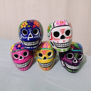 DIA DE Los MUERTOS. Calavera de azucar / Sugar skull. Arcilla .  Mexican ofrenda. *Wholesale too, ask for it**