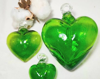 1 Beautiful green Mexican blown glass heart. Glass heart, pendant, cabo hearts. *Wholesale too, ask for it*