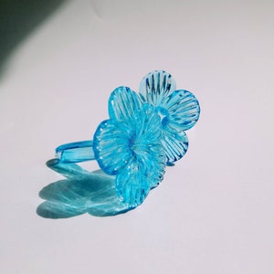 2 glass flowers for hummingbird feeder .Blue. Hummingbird feeder flower straw. Blownglass. We combine shipping image 3