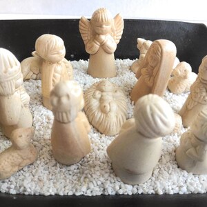 Nacimiento de Cerámica . Miniatura 2&quot; . Hecho en México. Incluye base y arena . We combine shipping! Wholesale too, ask for it!