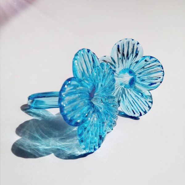 2 fleurs en verre pour mangeoire à colibris. Bleu. Paille de fleur de mangeoire pour colibris. Verre soufflé. Nous combinons l'expédition