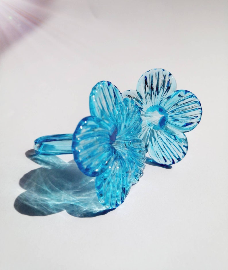 2 glass flowers for hummingbird feeder .Blue. Hummingbird feeder flower straw. Blownglass. We combine shipping image 1