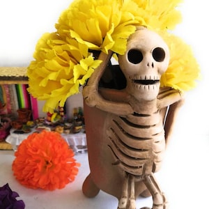 Día de los muertos. Mexican dead god . Mictlán. Vasija florero 8" . Hecho en México.  Wholesale too ask for it!