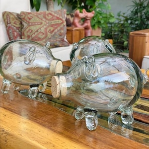 Hermoso cerdito de vidrio soplado 11" . Con corcho. Mexican art, blown glass,   Dulcero, alcancía, cochino de vidrio. **Wholesale**