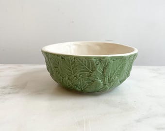 Vintage Green Cabbage Bowl: Leaf Pattern Kitchen Decor