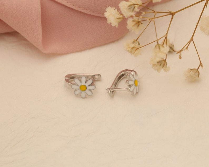 925 Silber Paar Gänseblümchen Ohrringe filigrane Daisy Ohrstecker handgemachte sommerliche Creolen Bild 3