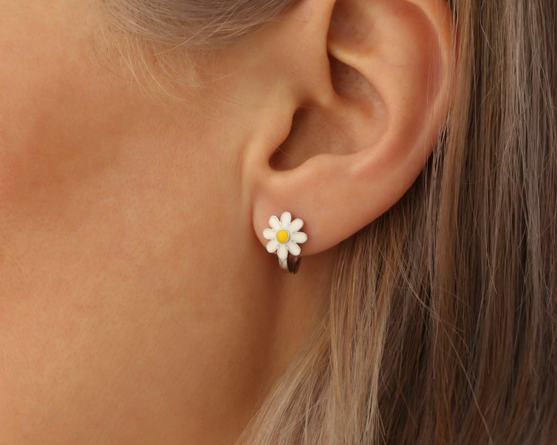 Boucles d'oreilles marguerite en argent 925 plaqué or boucles d'oreilles marguerite en filigrane faites à la main bijoux d'été boucles d'oreilles florales image 6