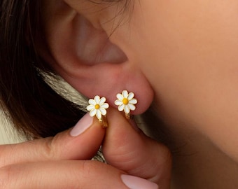 925 Silver Daisy Earrings 14k Gold Plated Delicate Daisy Studs Handmade Summery Jewelry for Summer Weddings