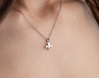 925 silver Fleur de Lis necklace high quality rhodium plated French lily Fleur de Lys heraldic lily gift for bridesmaids