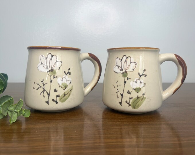 Vintage Daisy Mugs, Daisy Mugs, Flower Mugs, Floral Mugs, Set of Two