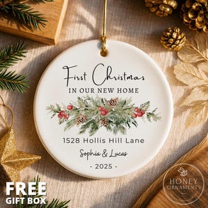 Adorno de Navidad para la primera Navidad en nuestro nuevo hogar, adornos navideños personalizados para el nuevo hogar, regalo de adorno para la nueva casa 2025, recuerdo navideño