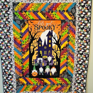 Laten we griezelen!!  Halloween-quilt voor kabouters.  Meet ongeveer 64 x 84 inch.