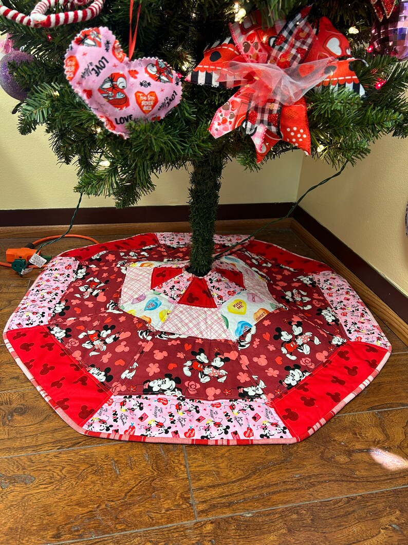 Valentine's Day Tree Skirt 