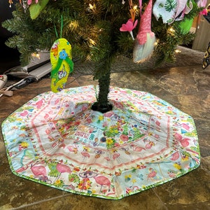 Fun!! Fabulous, Beachin, soakin up the sun Flamingoes tree skirt - measures 33.5 inches across