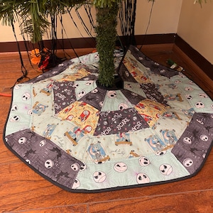 Cartes de Jack et Sally et là-bas aiment ensemble jupe arbre - mesure 69 pouces de diamètre.